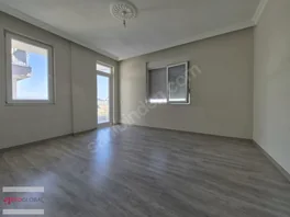 Red Globalden Atatürk Cad.Üzerinde Kiralık 3+1 Geniş Daire — fotoğraf 1